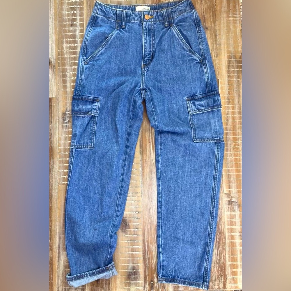 Universal Thread Boyfriend High Rise Cargo Jeans